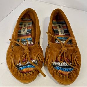 Minnetonka Womens Kilty Hardsole Moccasin Brown Suede w/ Arizona Fabric size 8.5